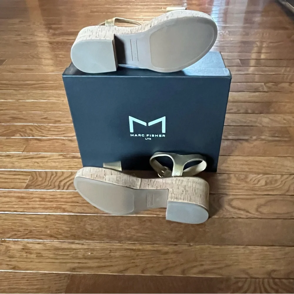 Marc Fisher LTD Quessa Platform Sandals Gold 710 & Tan Women’s Size 9